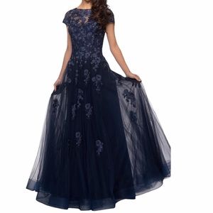 LA FEMME Embellished Tulle Floral Sparkle Gown Navy NEW Size 6 Dress